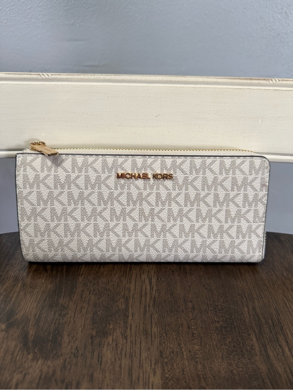 Michael Kors Signature Zip Wallet - Light Beige with Gold Hardware